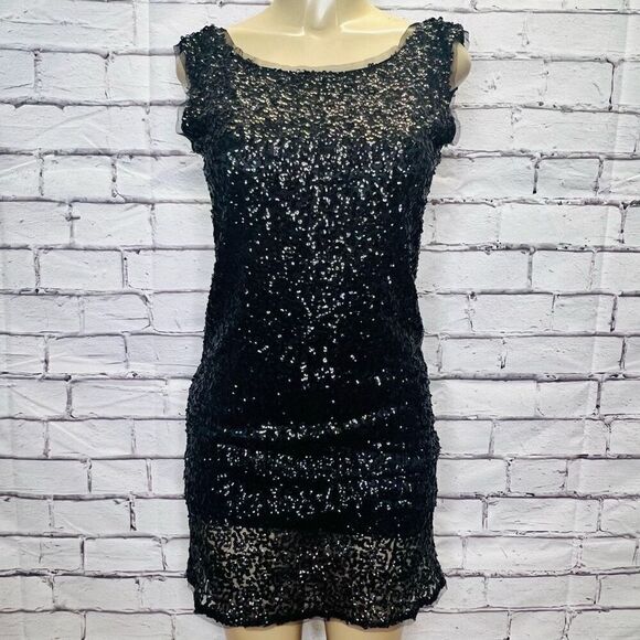 THML Black Sleeveless Scoop Back Lined Mesh All Over Sequin Shift Dress Medium - Picture 1 of 10